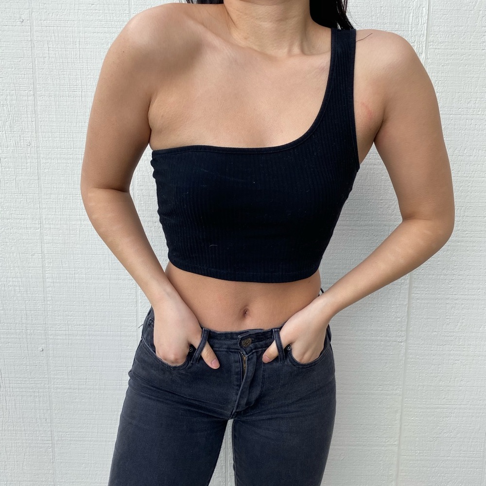 One Shoulder Cropped Tank Top